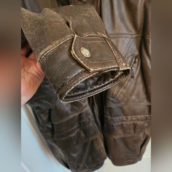 Vintage Leather Jacket - Picture 5 of 11